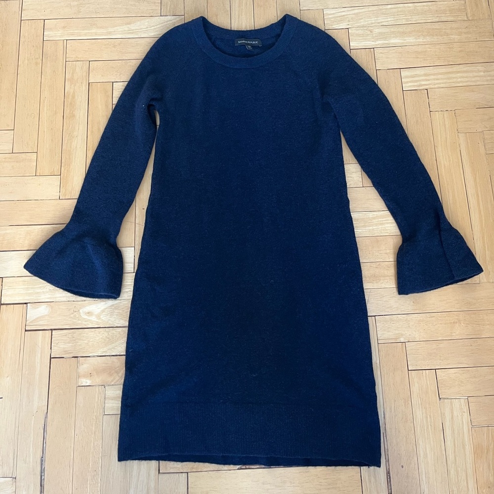 Banana Republic Navy Sweater Dre’s sz XS